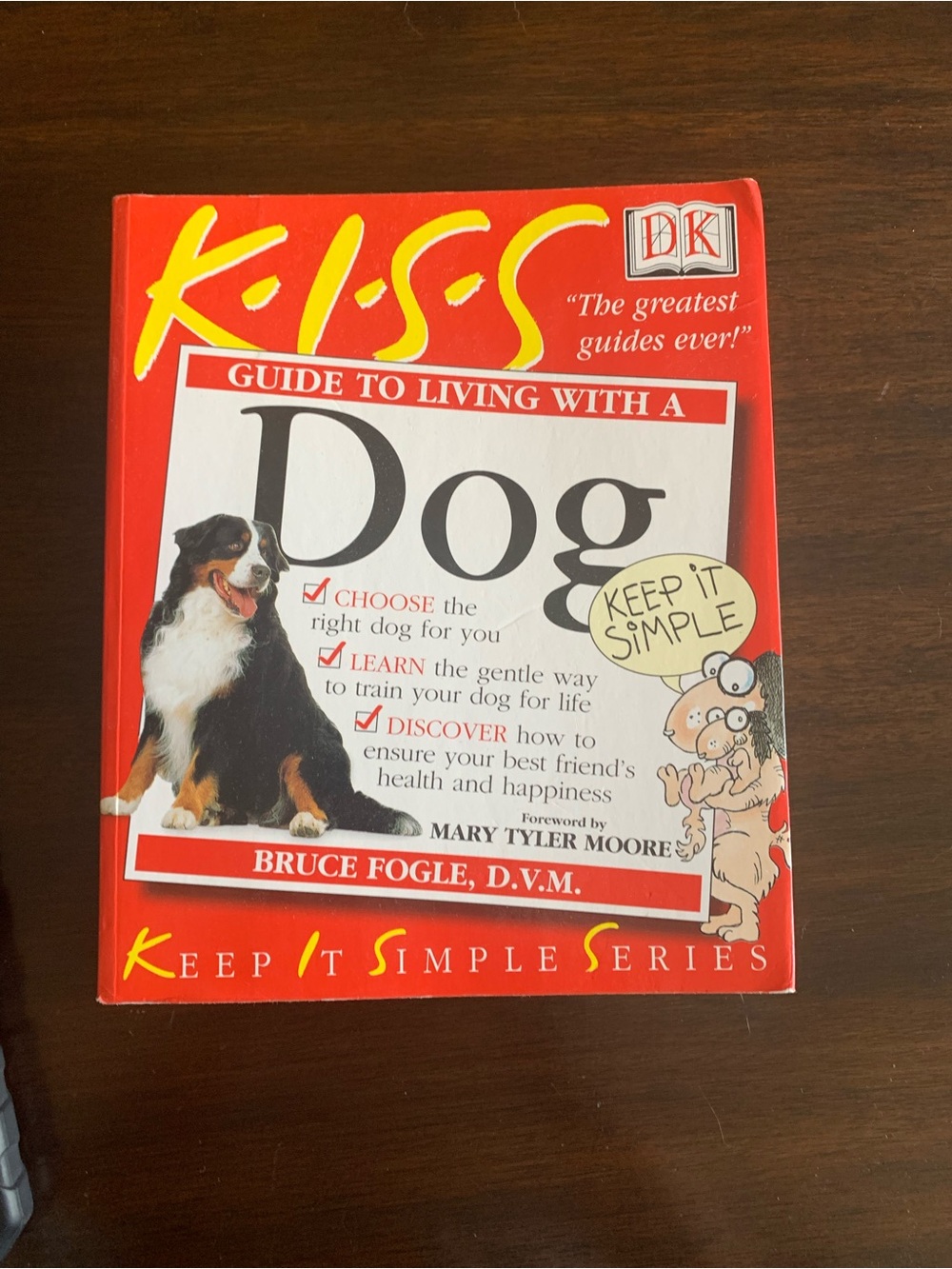 KISS DK Guide to Living with a Dog - Red Cover